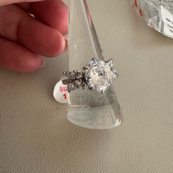 β¨ Carousel Heart Ring β¨ bomb party - Picture 1 of 7